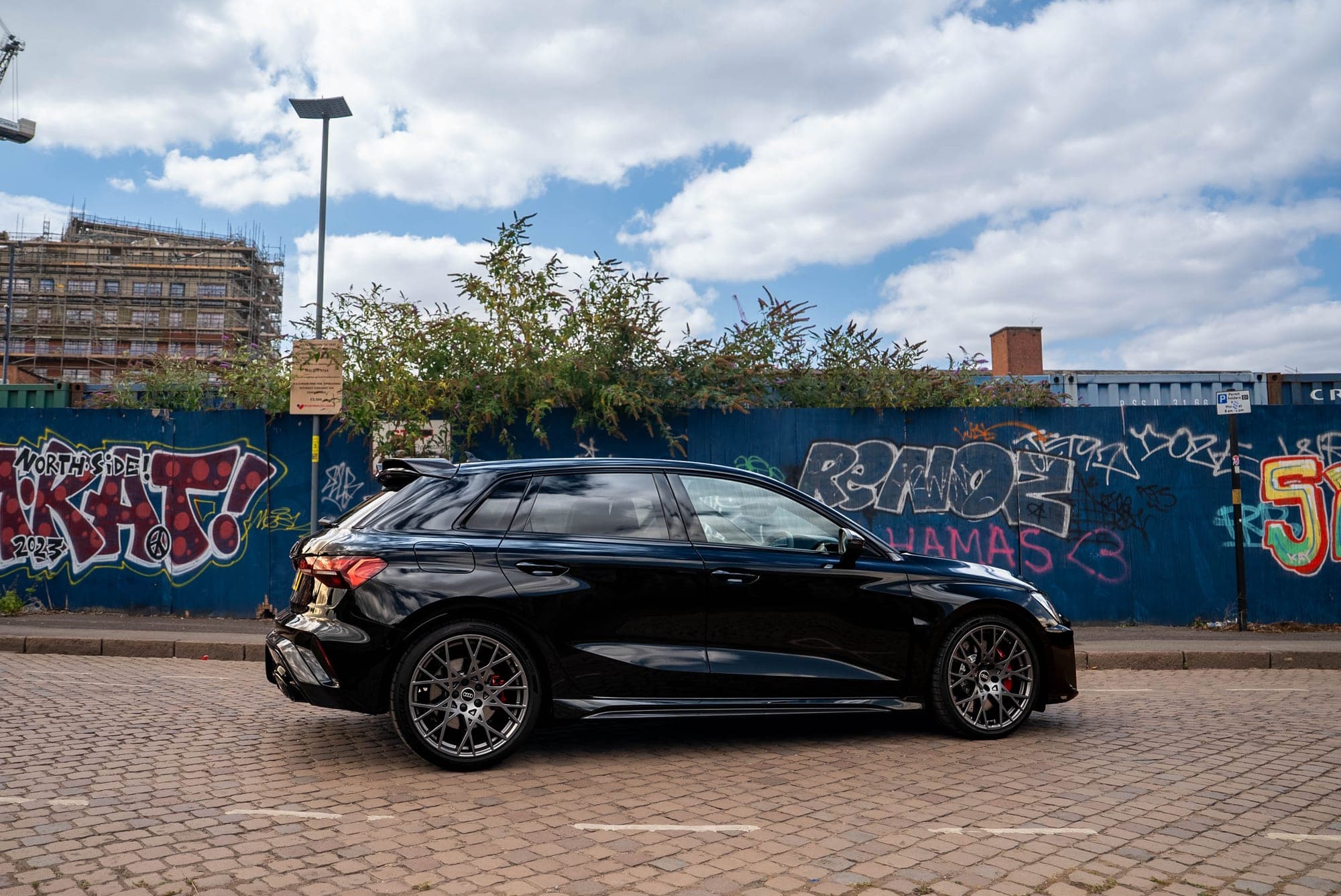 Side profile of the Audi RS3 Sportback
