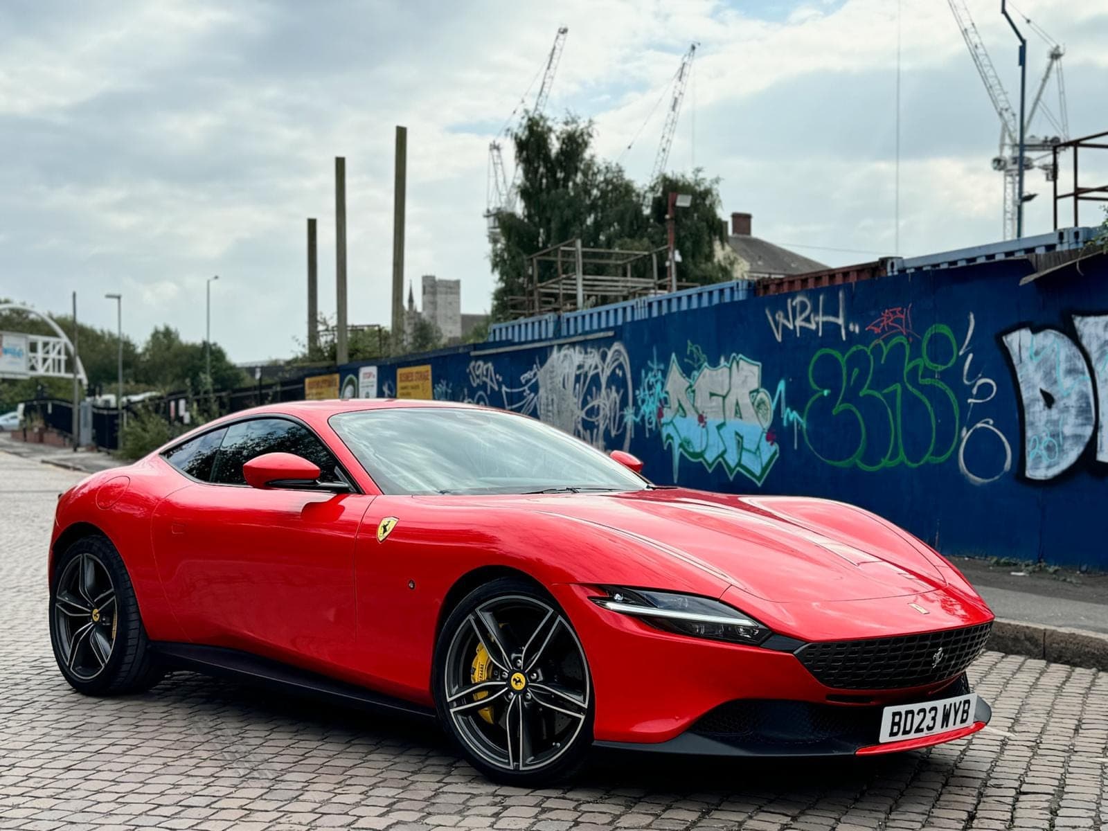 Front three-quarter view of the Ferrari Roma