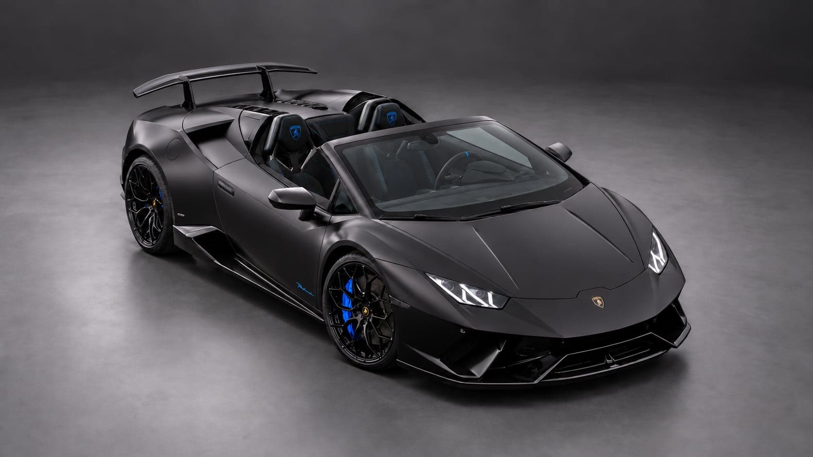 Lamborghini Huracán Performante Spyder — elevated front, studio