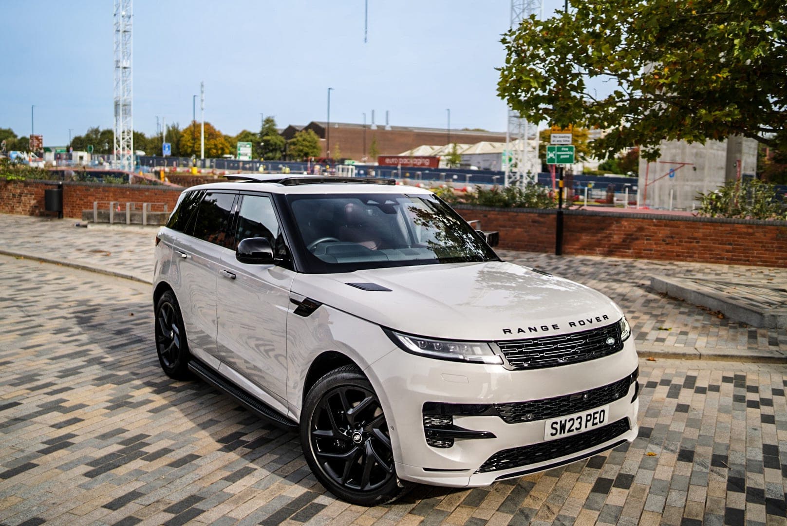 Rear three-quarter view of the Range Rover Sport