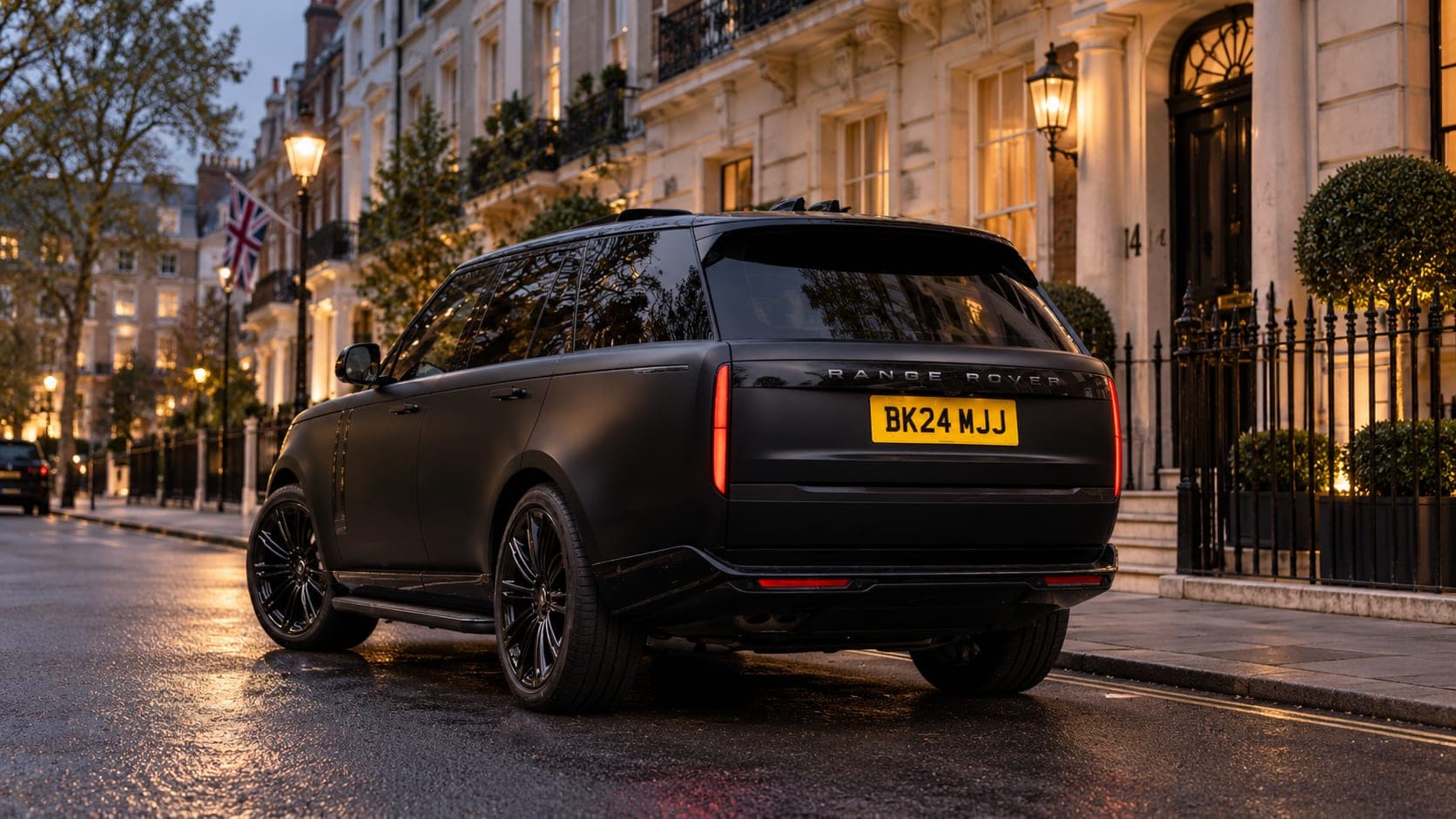 Range Rover Vogue on a Mayfair street