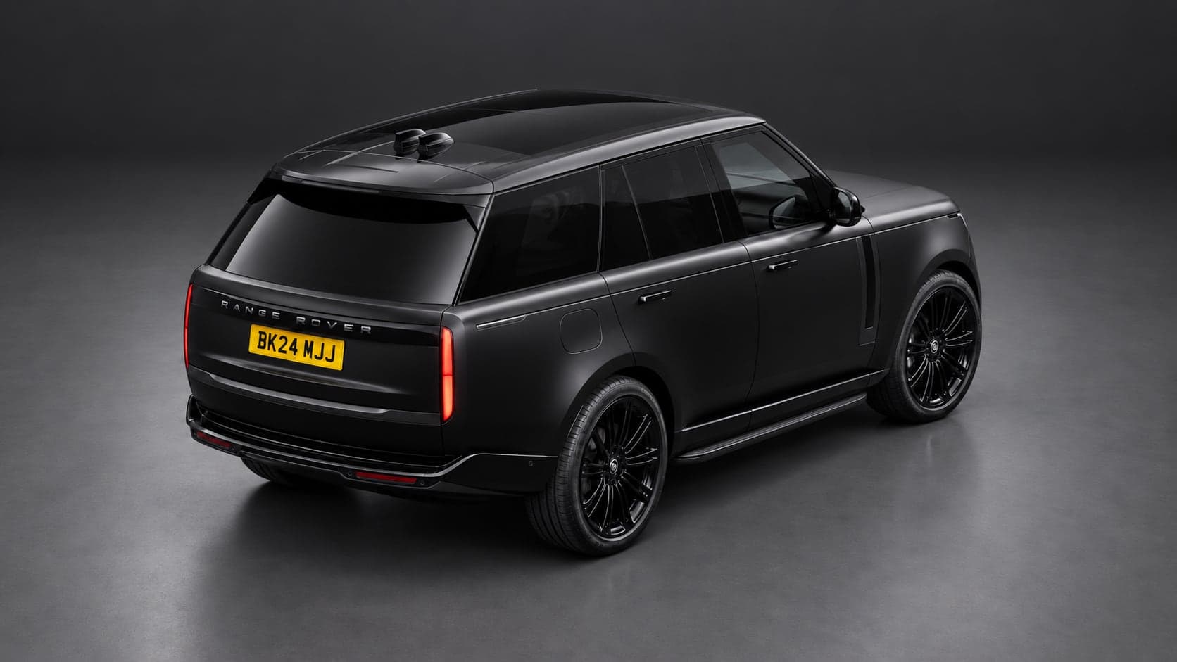 Land Rover Range Rover Vogue — elevated rear, studio