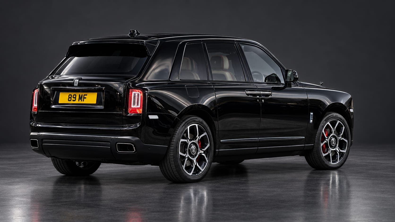 Rear three-quarter of the Rolls-Royce Cullinan Black Badge