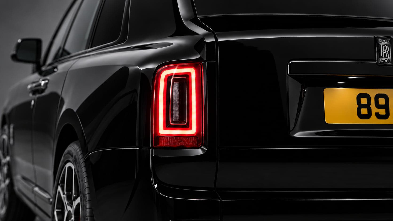 Rolls-Royce Cullinan — rear light detail