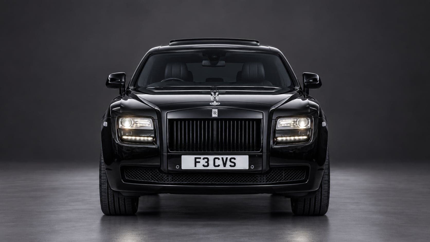 Rolls-Royce Ghost — head-on, studio