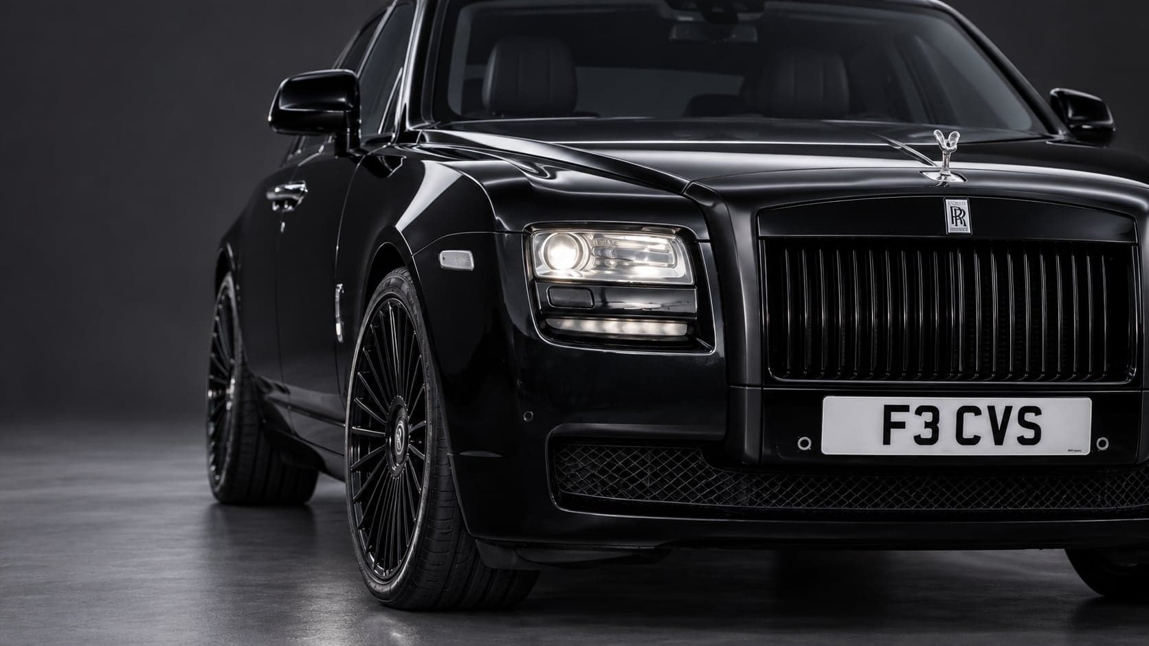 Rolls-Royce Ghost — headlight detail