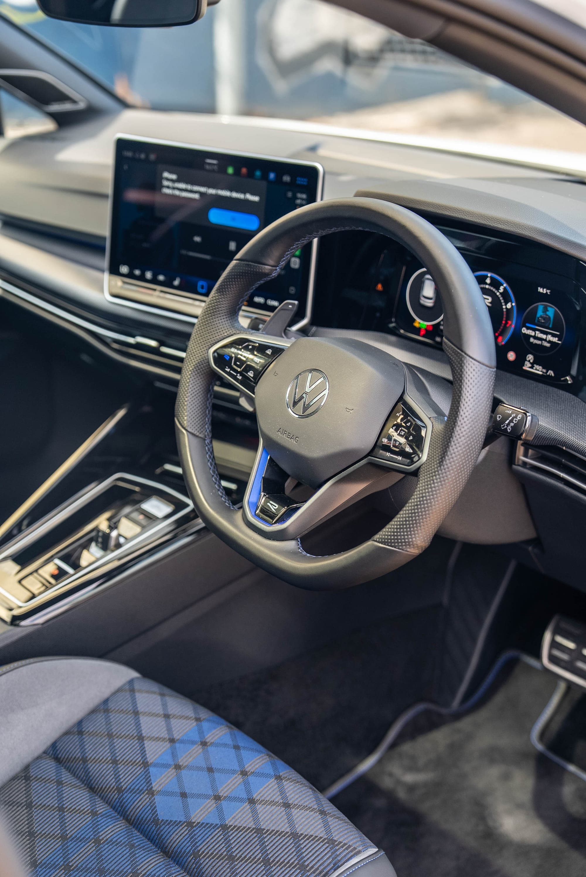 Volkswagen Golf R steering wheel and digital cockpit