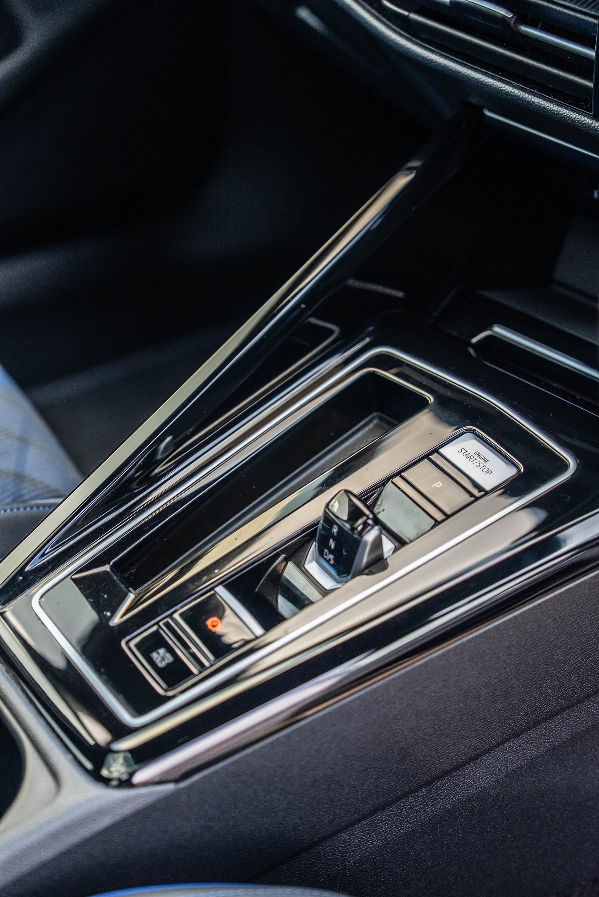 Volkswagen Golf R centre console and gear selector