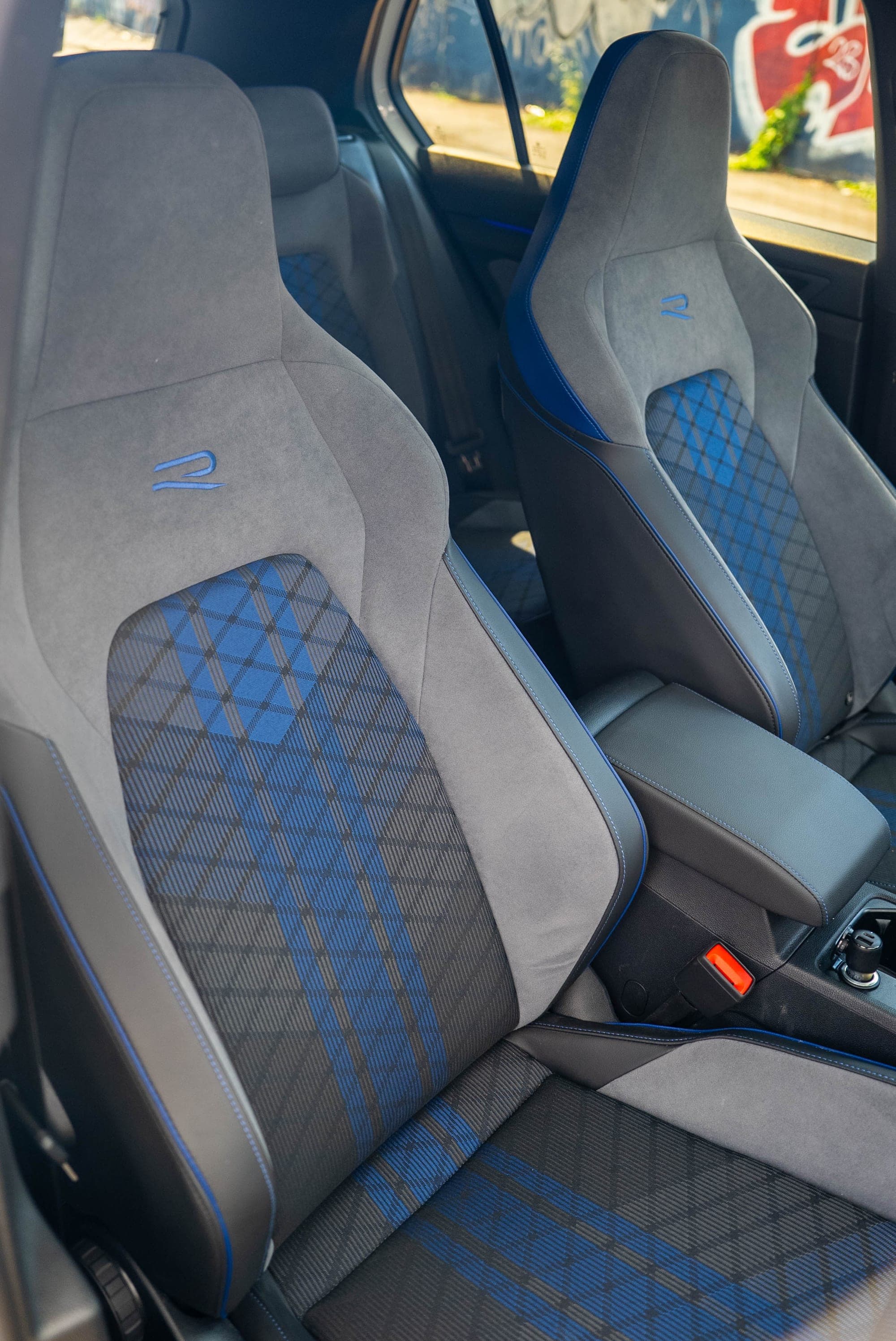 Volkswagen Golf R sports seats with blue R detailing