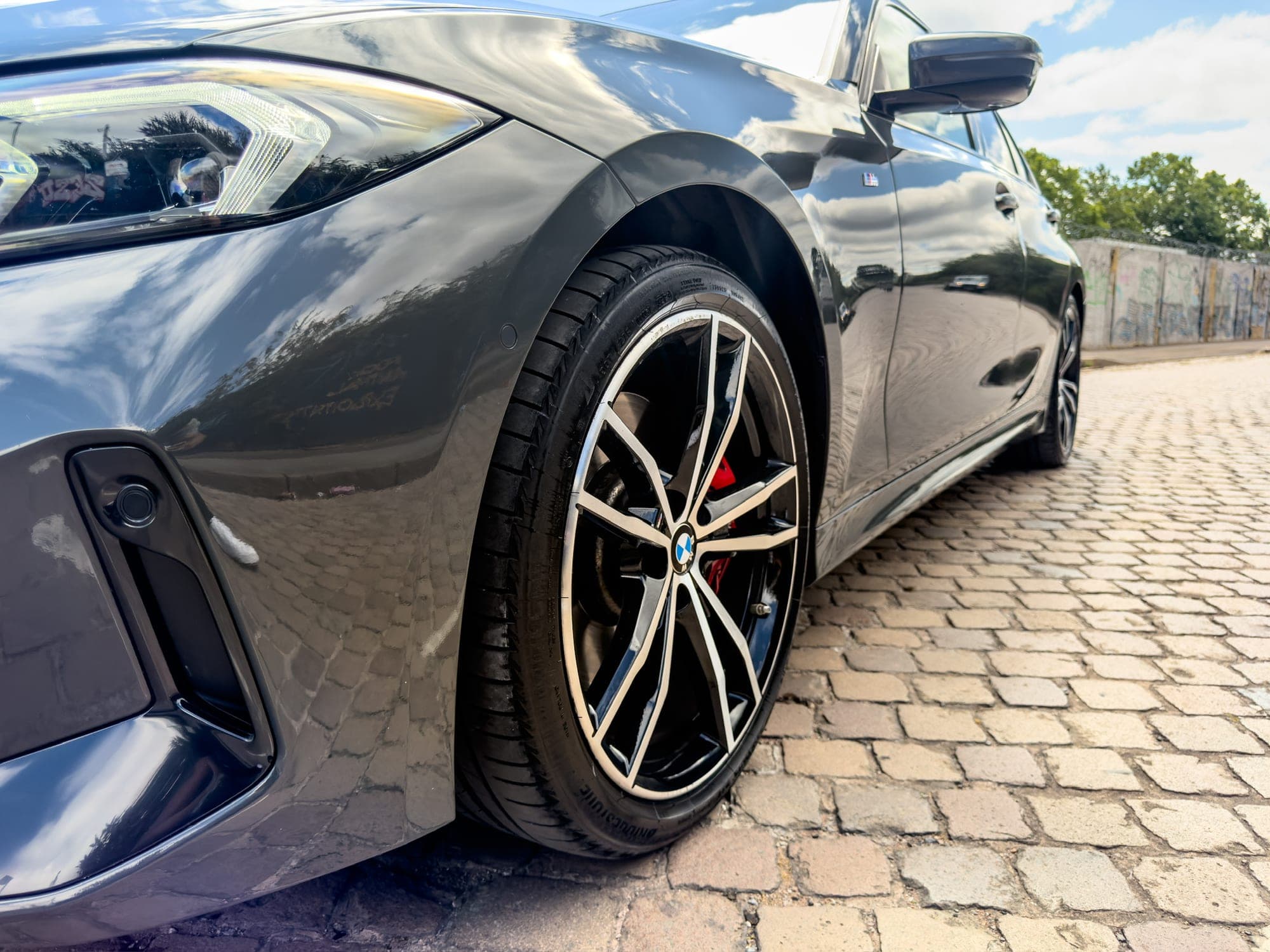 BMW 3 Series M Sport alloy wheel