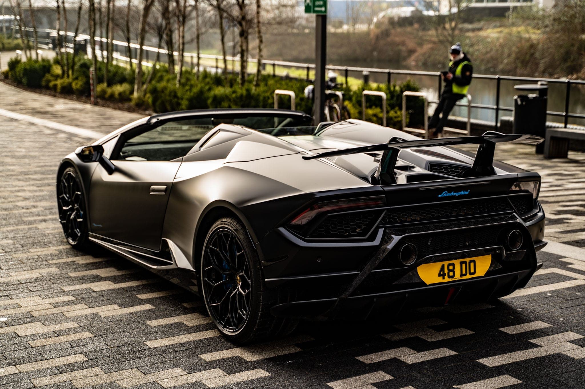 Rear three-quarter of the Lamborghini Huracán Performante Spyder showing the fixed wing