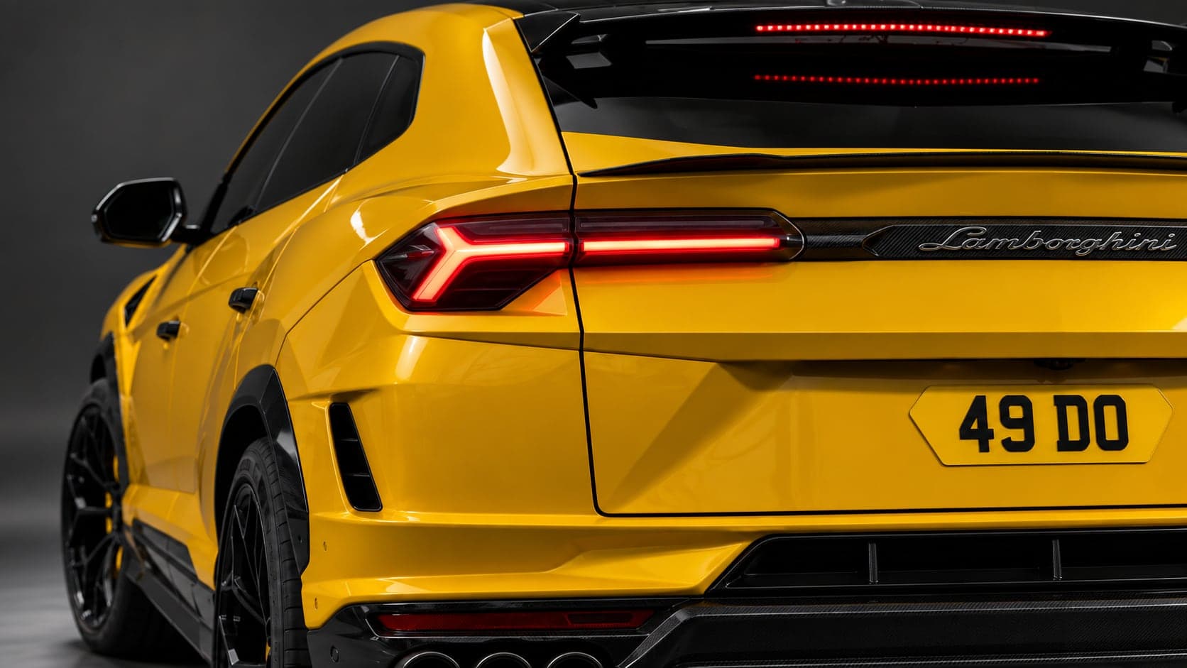 Lamborghini Urus Performante — rear light detail