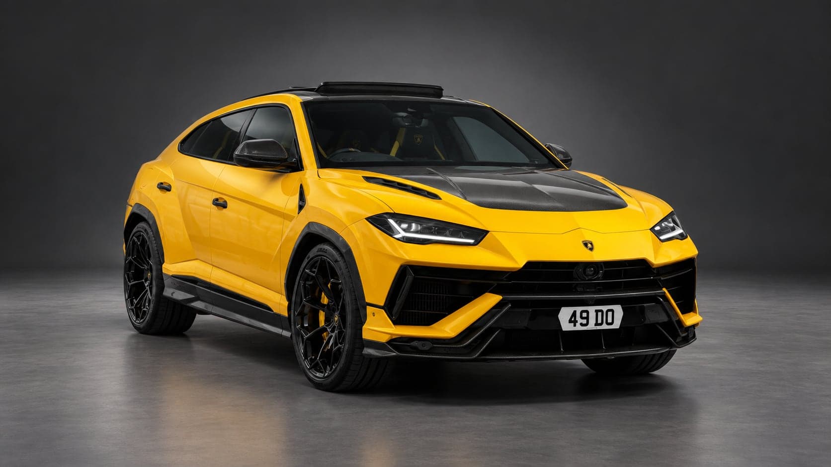Lamborghini Urus Performante — front three-quarter, studio