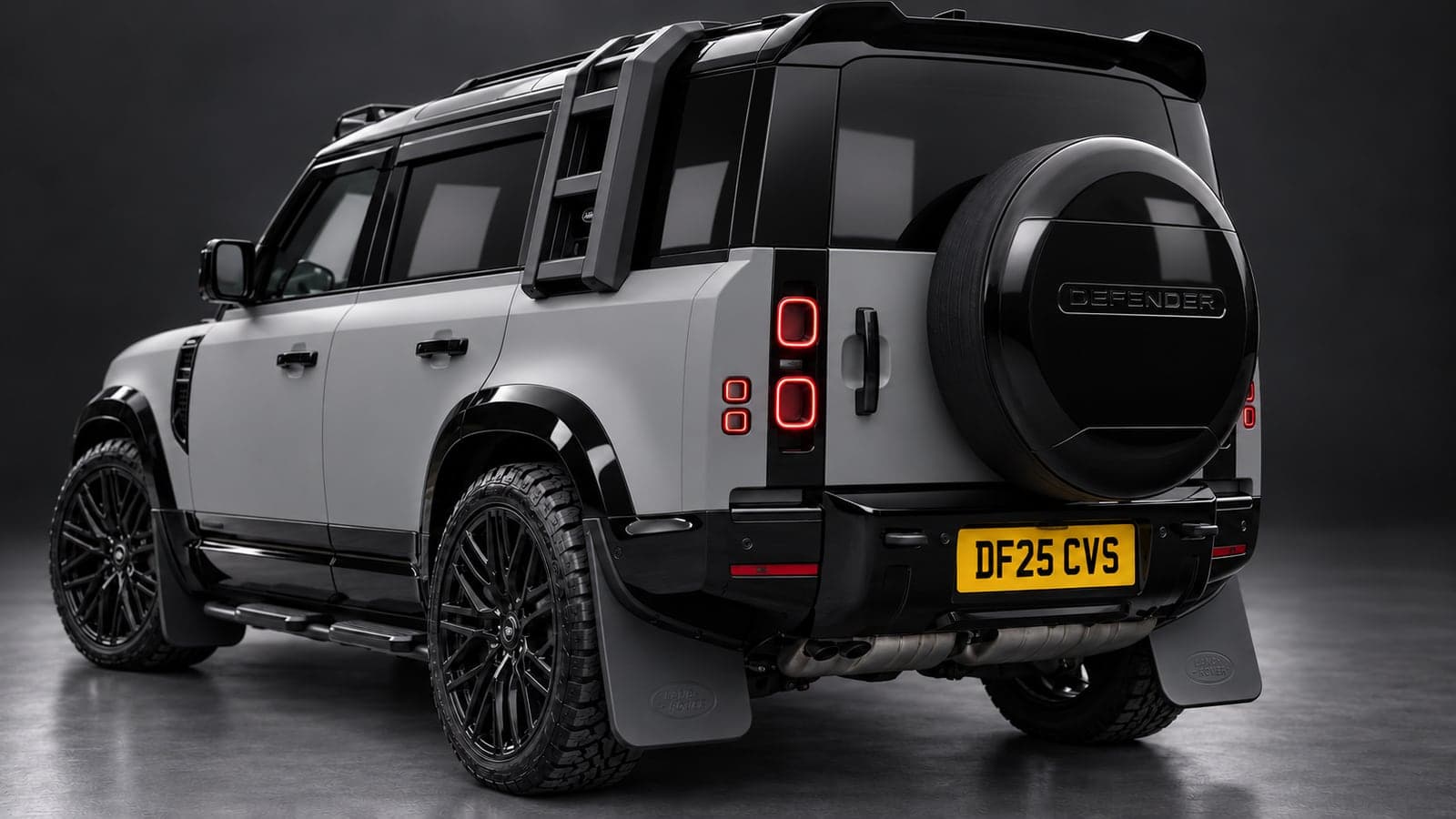 Land Rover Defender — rear light detail