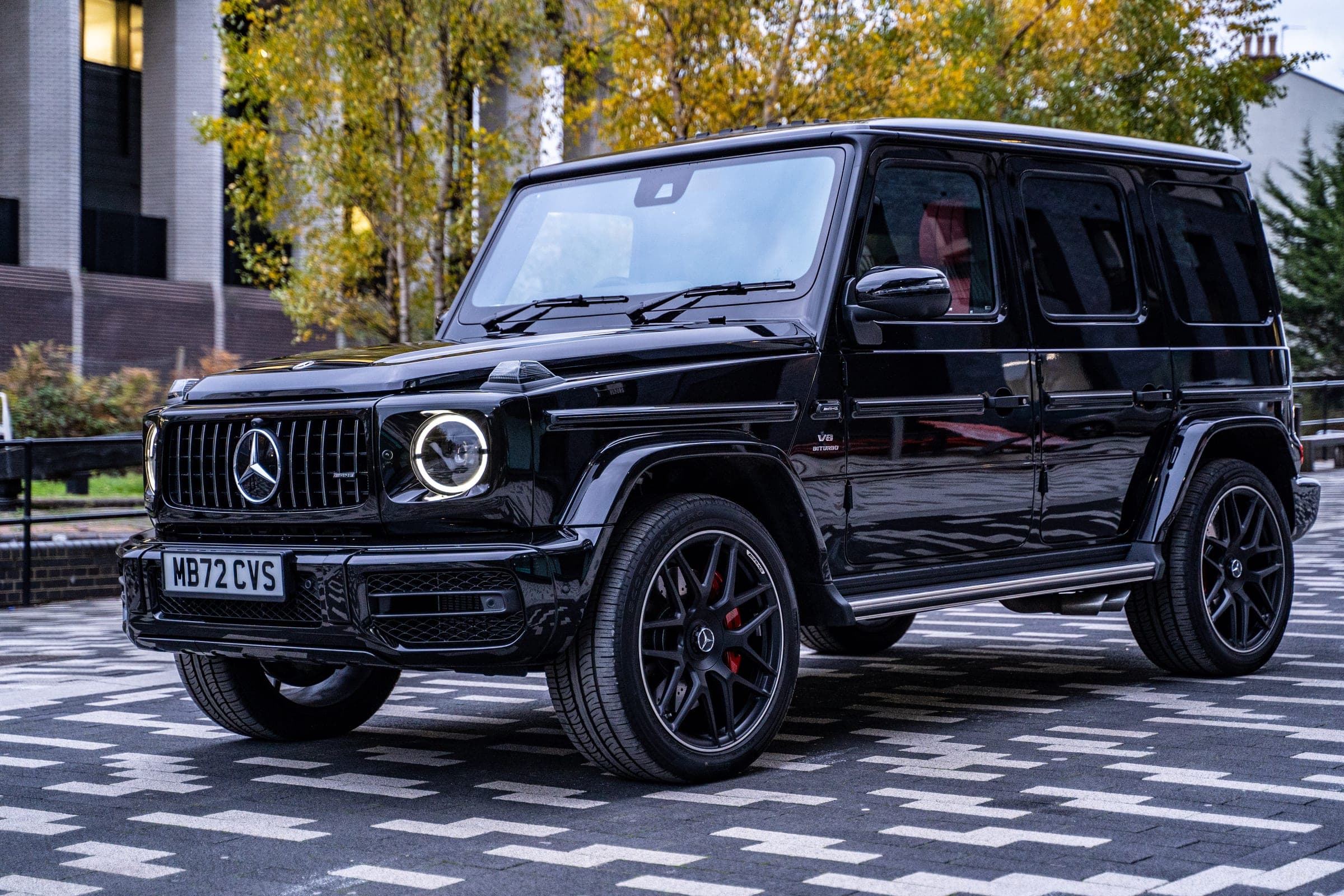 Front three-quarter view of the Mercedes-AMG G 63
