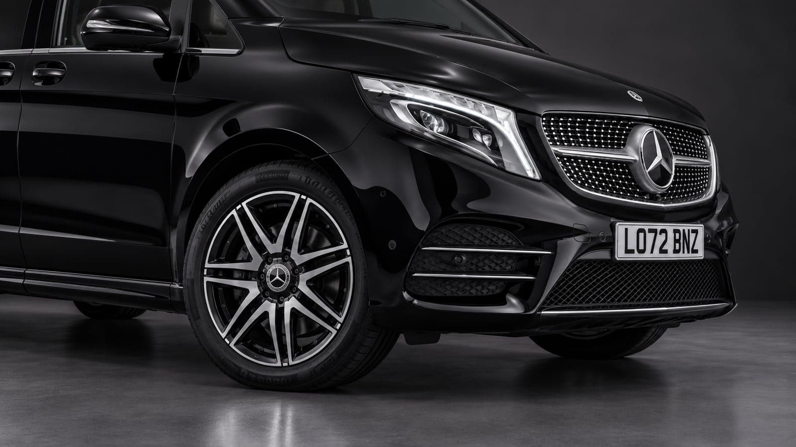 Mercedes-Benz V-Class — wheel detail