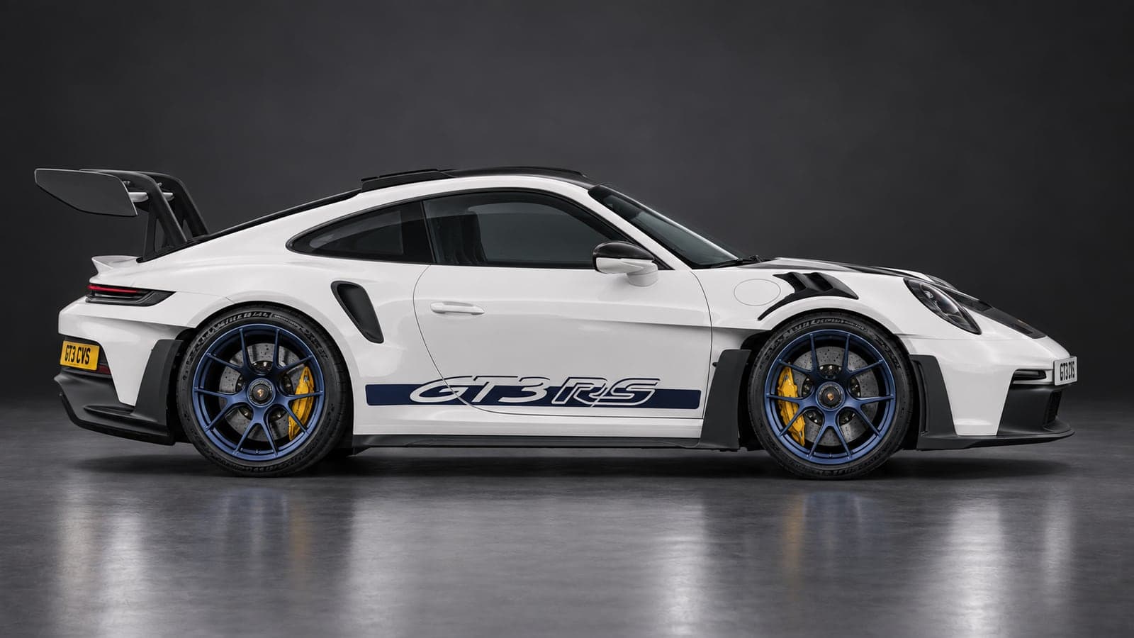 Porsche 911 GT3 RS — side profile, studio