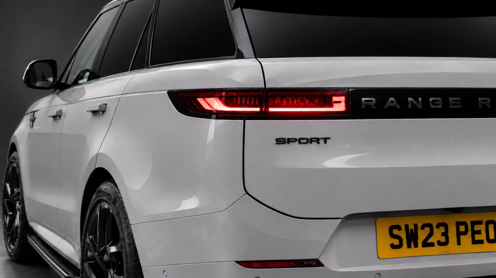 Land Rover Range Rover Sport — rear light detail