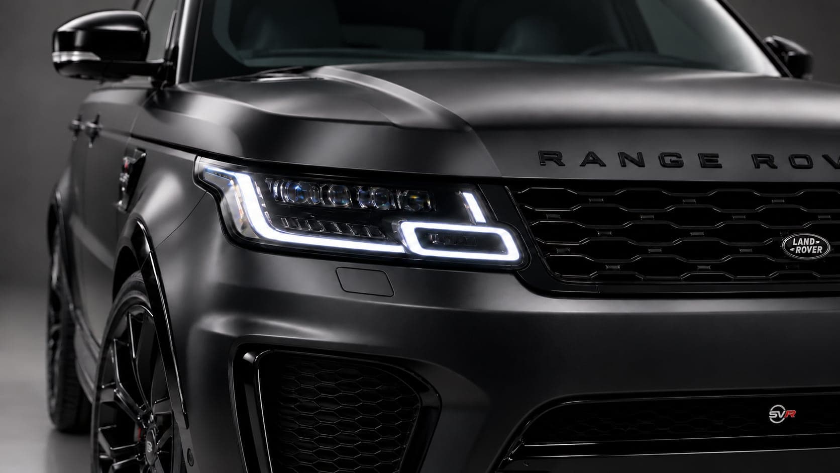 Land Rover Range Rover Sport SVR — headlight detail