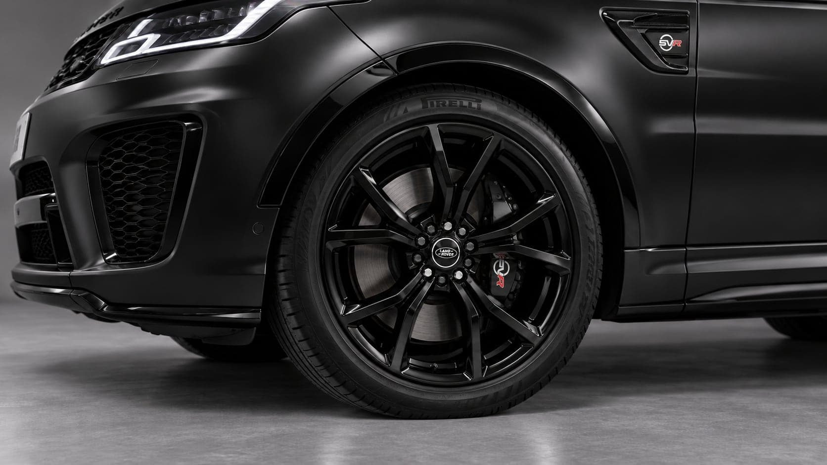 Land Rover Range Rover Sport SVR — wheel detail