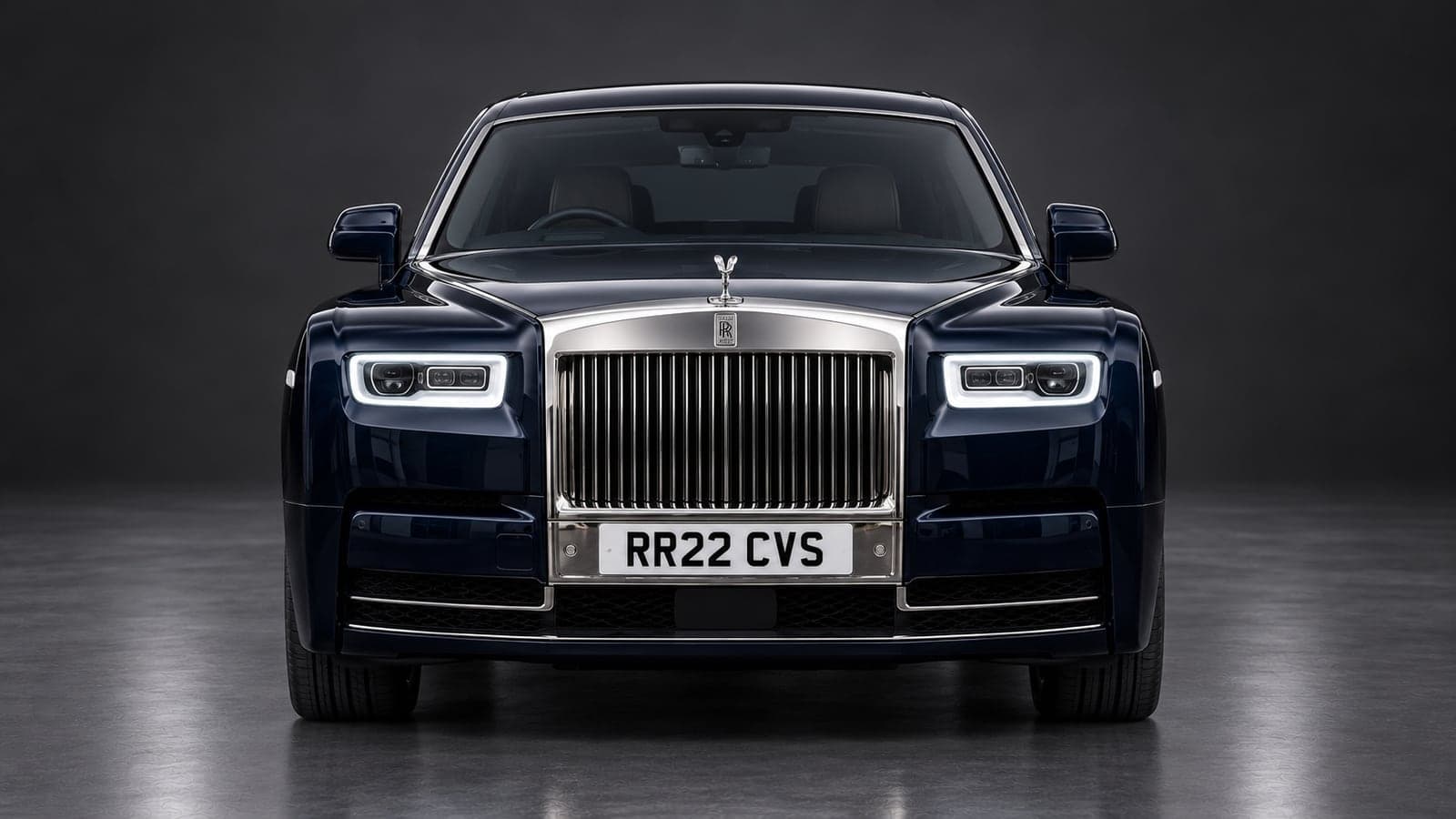 Rolls-Royce Phantom — head-on, studio