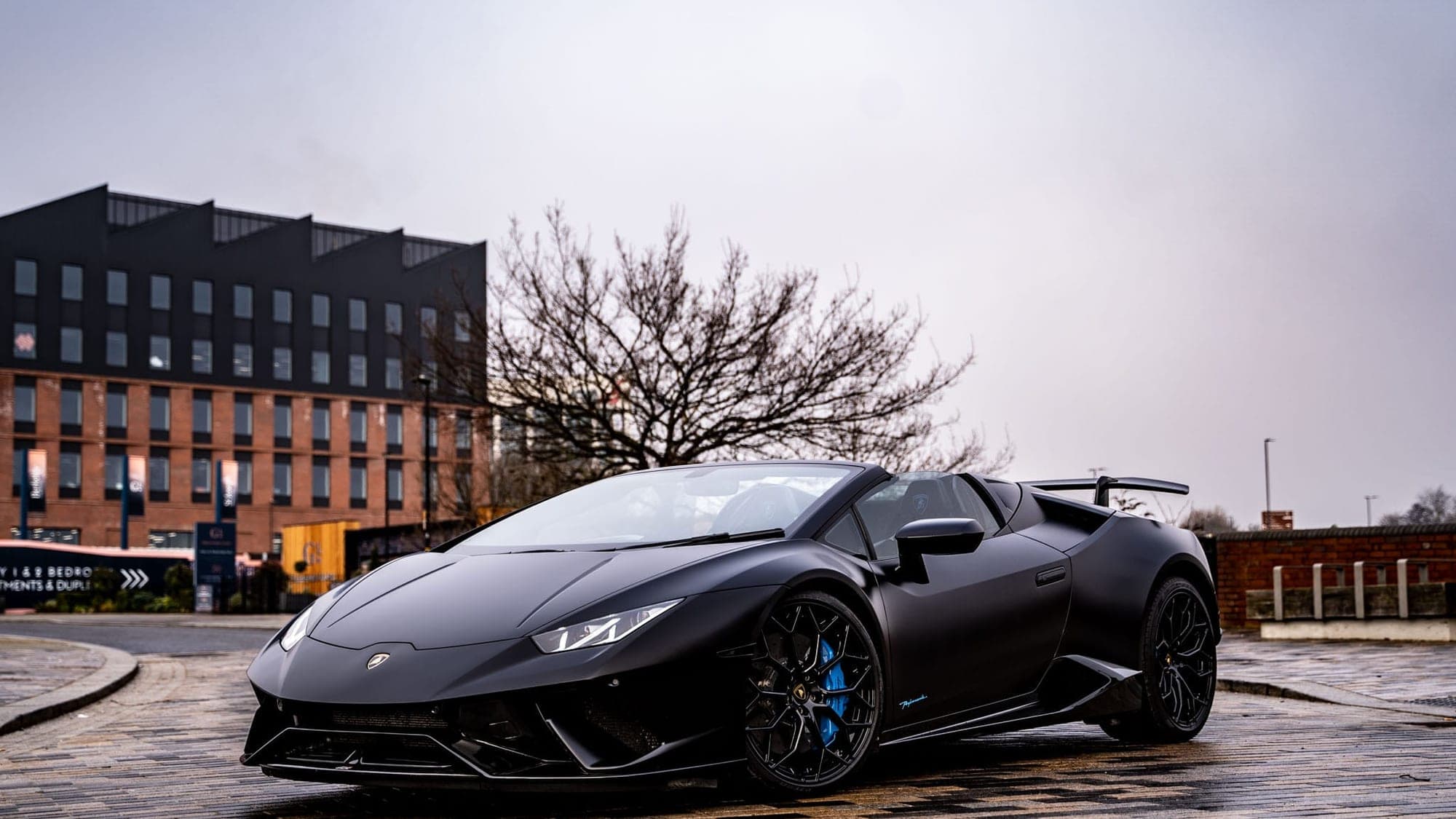Luxury car hire in Leeds
